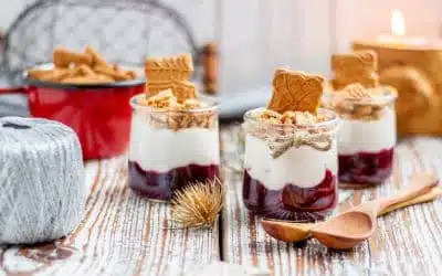 Beeren-Kokos-Dessert mit Spekulatius