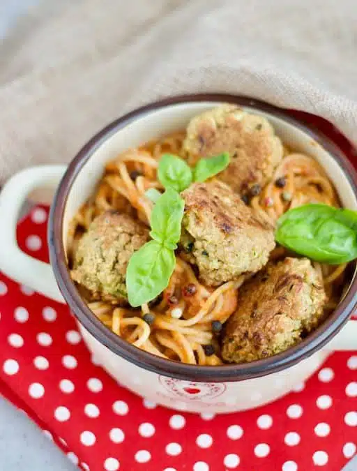 Spaghetti with vegetarian meatballs