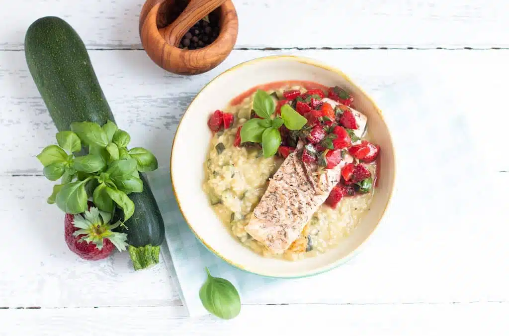 Lachs-Risotto mit Erdbeeren