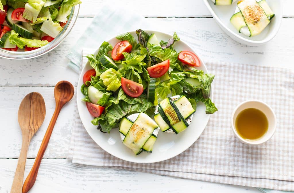 Zucchini-Ziegenkäse-Päckchen Salat