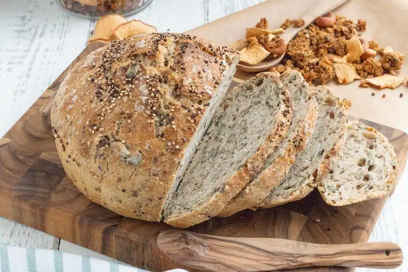 Quinoabrot und Anleitung für’s Brotbacken