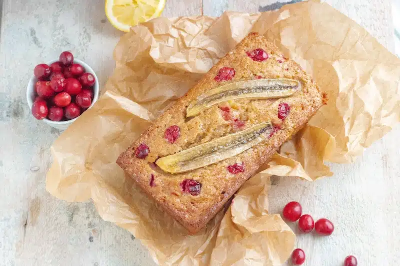 Karamellisiertes Bananenbrot mit Cranberries